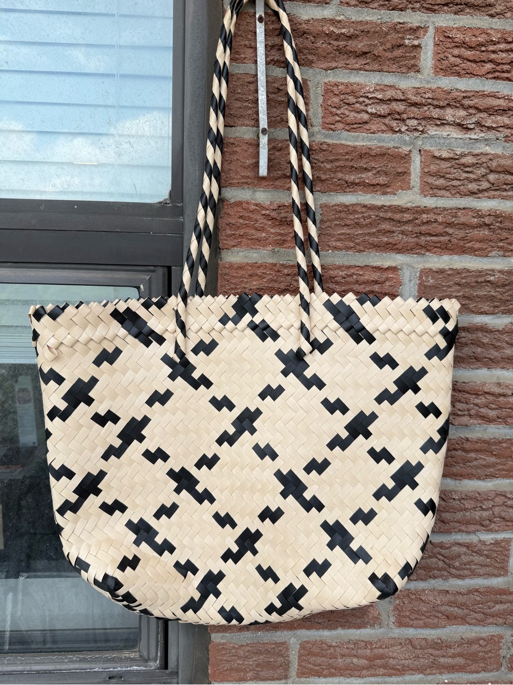 Joe Fresh woven tote bag